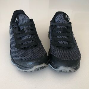 Final Price Under Armour kids size 1